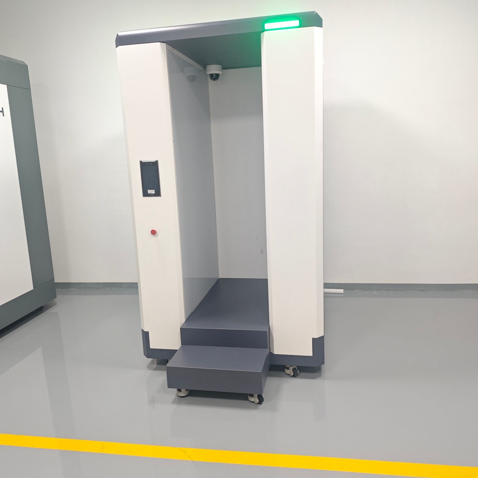 MMW Security Body Scanner with AI Detection & Temperature Check
